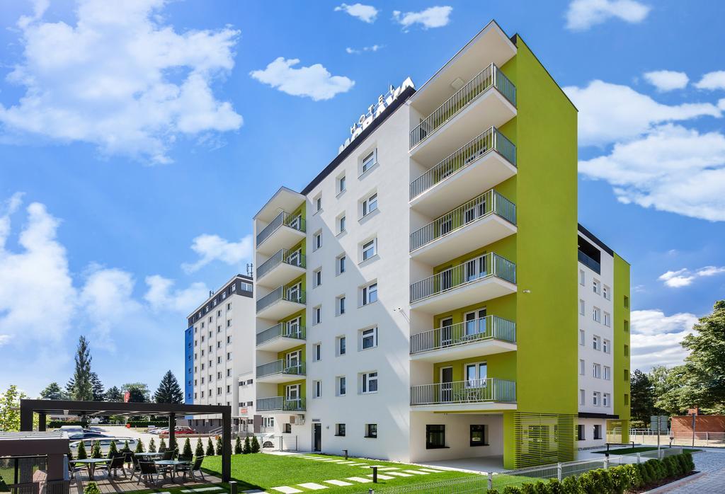 Hotel Morava Otrokovice Exterior foto