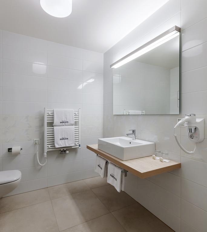 Hotel Morava Otrokovice Quarto foto
